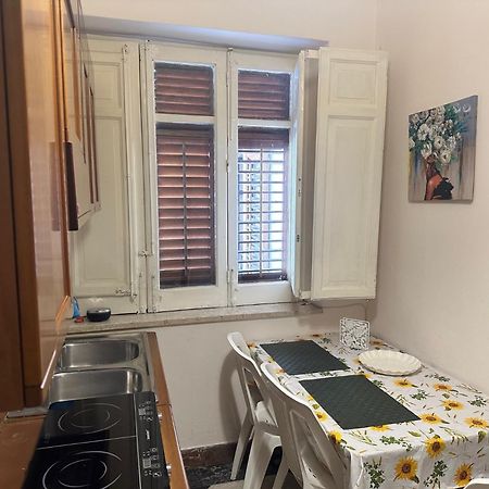 Apartament Dimora Di Maury A Due Passi Dai Trasporti E Da Ballaro パレルモ エクステリア 写真