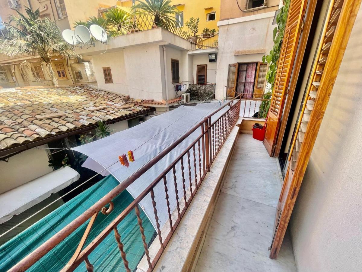 Apartament Dimora Di Maury A Due Passi Dai Trasporti E Da Ballaro パレルモ エクステリア 写真
