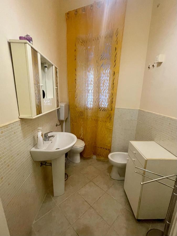 Apartament Dimora Di Maury A Due Passi Dai Trasporti E Da Ballaro パレルモ エクステリア 写真