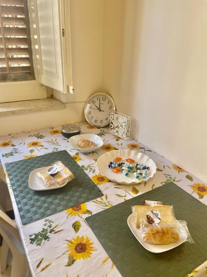 Apartament Dimora Di Maury A Due Passi Dai Trasporti E Da Ballaro パレルモ エクステリア 写真