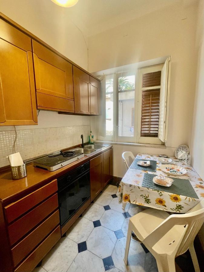 Apartament Dimora Di Maury A Due Passi Dai Trasporti E Da Ballaro パレルモ エクステリア 写真