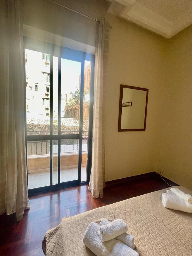 Apartament Dimora Di Maury A Due Passi Dai Trasporti E Da Ballaro パレルモ エクステリア 写真