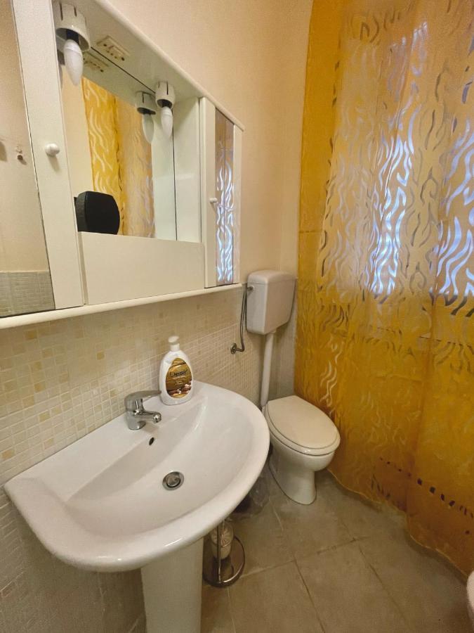 Apartament Dimora Di Maury A Due Passi Dai Trasporti E Da Ballaro パレルモ エクステリア 写真